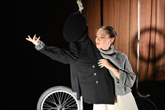 "&Acy;&scy;&scy;&ocy;&lcy;&softcy;"