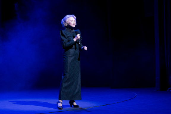 Театрализованное представление "Я выхожу на сцену..."